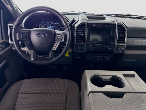 Used 2020 Ford F250 XLT image 2