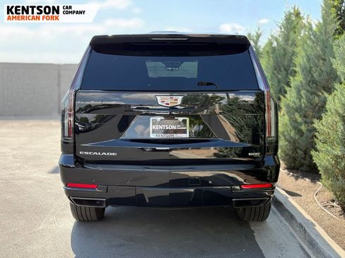 Used 2025 Cadillac Escalade ESV Sport AWD/4WD image 6