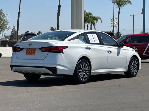 Used 2025 Nissan Altima 2.5 SV FWD image 3