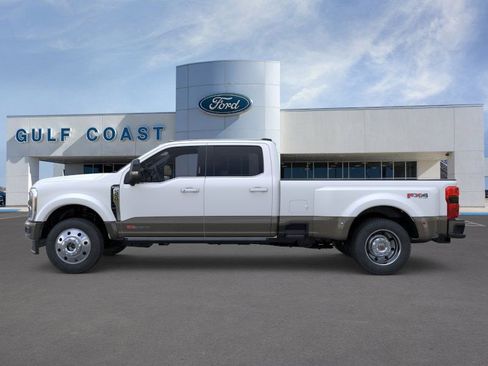 New 2026 Ford F450 King Ranch w/ FX4 Off-Road Package image 3