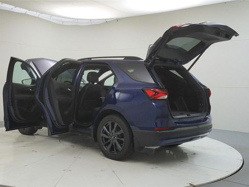 Used 2023 Chevrolet Equinox RS image 11