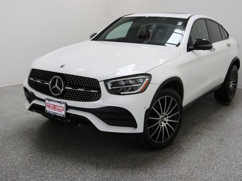 Used 2022 Mercedes-Benz GLC 300 4MATIC Coupe image 2