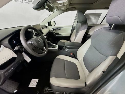 Used 2025 Toyota RAV4 XLE w/ Convenience Package AWD/4WD image 21