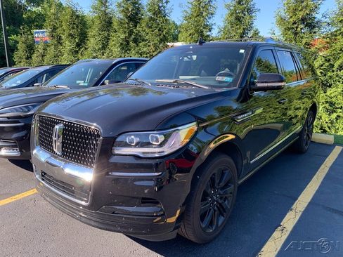 Used 2024 Lincoln Navigator L Reserve AWD/4WD image 1