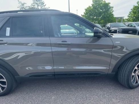 New 2026 Ford Explorer ST-Line AWD/4WD image 9