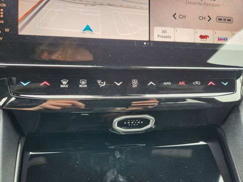 New 2026 Jeep Grand Cherokee Altitude AWD/4WD image 19