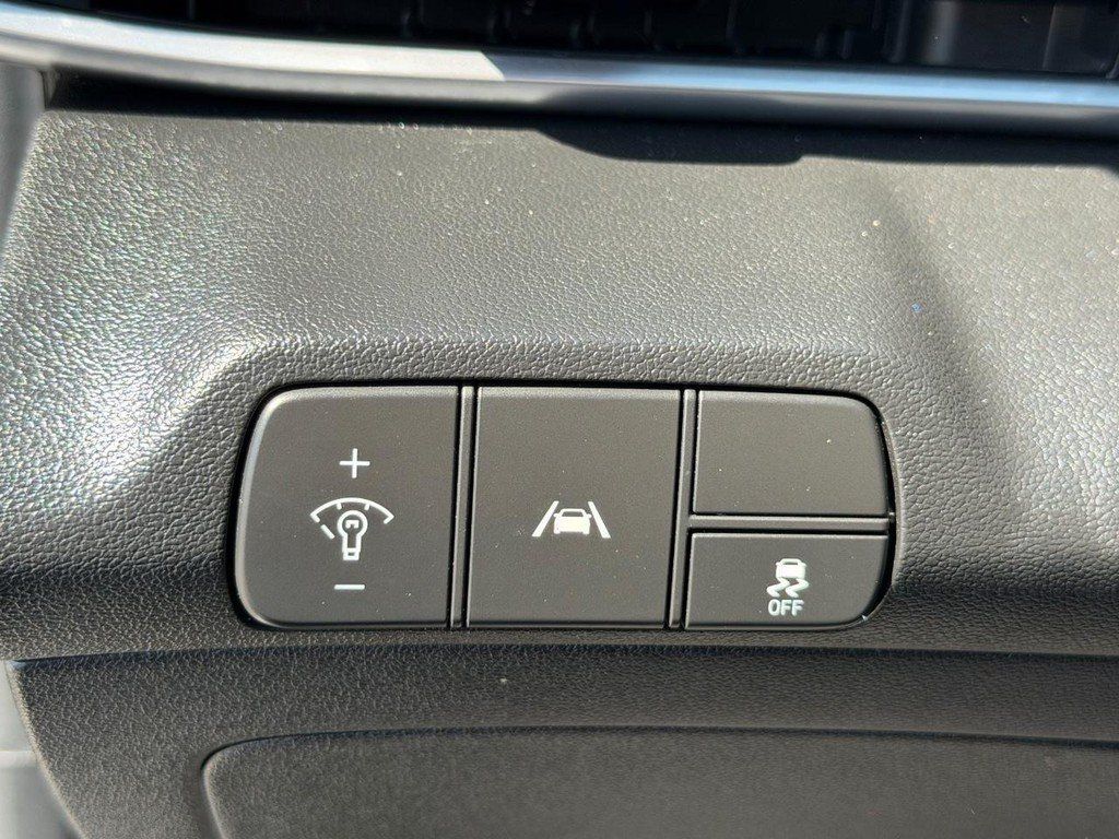 Used 2023 Hyundai Elantra SEL w/ Convenience Package FWD image 32