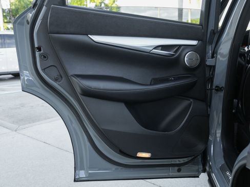 Used 2022 INFINITI QX50 Sensory image 31