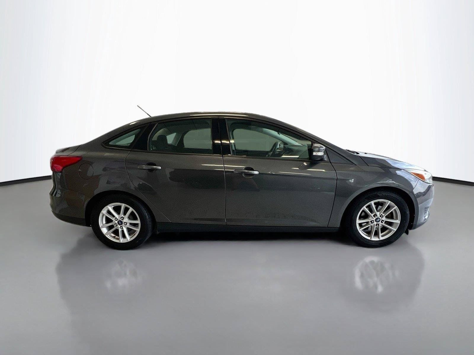 Used 2016 Ford Focus SE FWD image 16