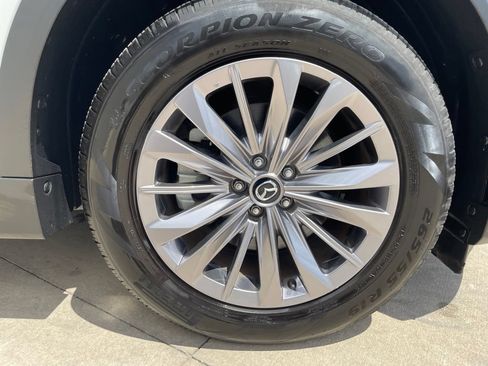 Used 2025 MAZDA CX-90 3.3 Turbo w/ Select Package AWD/4WD image 28