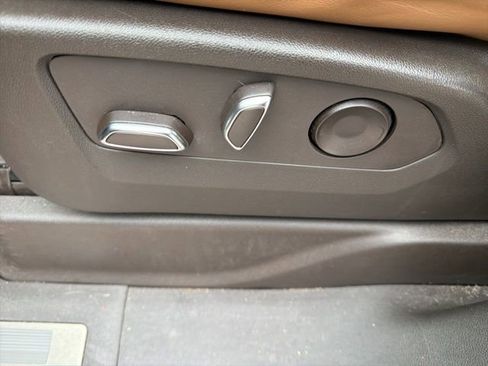 Used 2022 Cadillac Escalade ESV Sport w/ Touring Package image 21