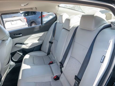 Used 2024 Nissan Altima 2.5 SL image 33