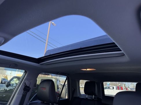 Used 2021 Toyota 4Runner Venture image 7