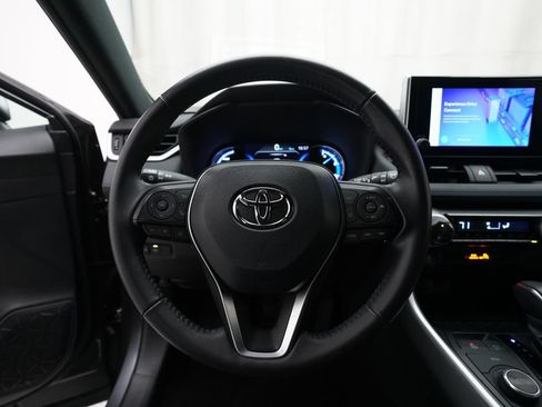 Used 2025 Toyota RAV4 SE AWD/4WD image 4