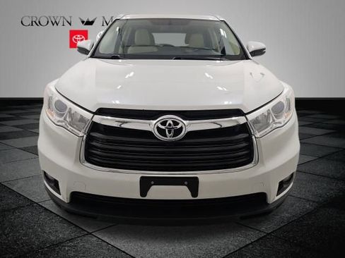 Used 2014 Toyota Highlander XLE image 2