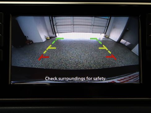 Used 2025 Nissan Versa SV FWD image 20