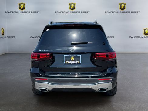 Used 2022 Mercedes-Benz GLB 250 w/ Premium Package Lite image 4