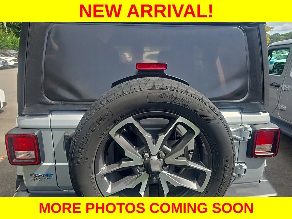 Used 2024 Jeep Wrangler Unlimited AWD/4WD image 12
