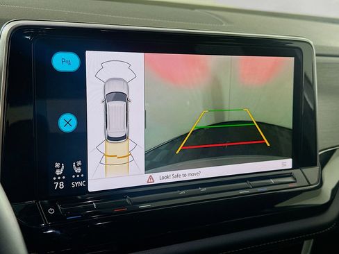 Used 2024 Volkswagen Atlas Cross Sport SE image 23