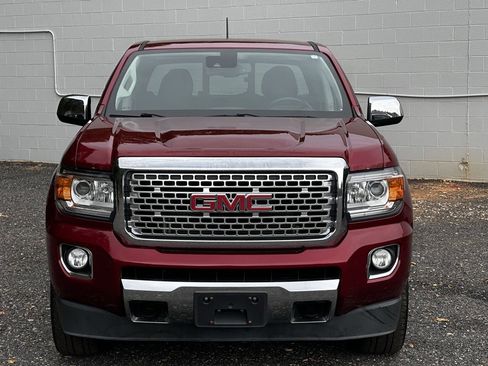 Used 2019 GMC Canyon Denali image 2