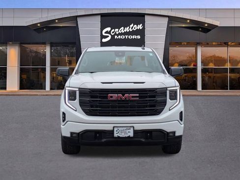 New 2026 GMC Sierra 1500 Elevation image 8