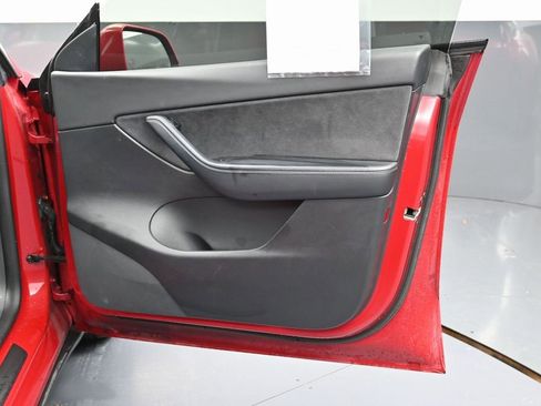 Used 2021 Tesla Model Y Performance image 42