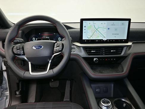 Certified 2026 Ford Explorer ST-Line w/ ST-Line Street Pack RWD image 15