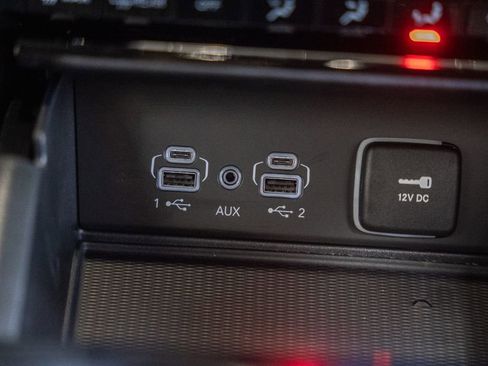 New 2025 Jeep Grand Cherokee L Limited w/ Luxury Tech Group II image 24