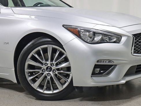Used 2019 INFINITI Q50 Luxe w/ Essential Package (3.0T Luxe) image 5