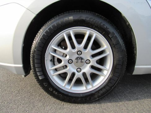 Used 2008 Ford Focus SE image 10