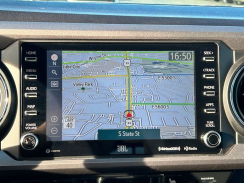 Used 2020 Toyota Tacoma Limited AWD/4WD image 22