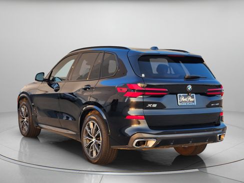 Used 2024 BMW X5 sDrive40i w/ M Sport Package RWD image 3