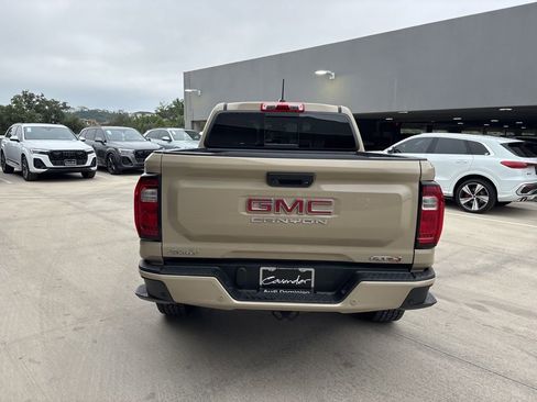 Used 2023 GMC Canyon AT4 w/ AT4 Premium Package AWD/4WD image 7