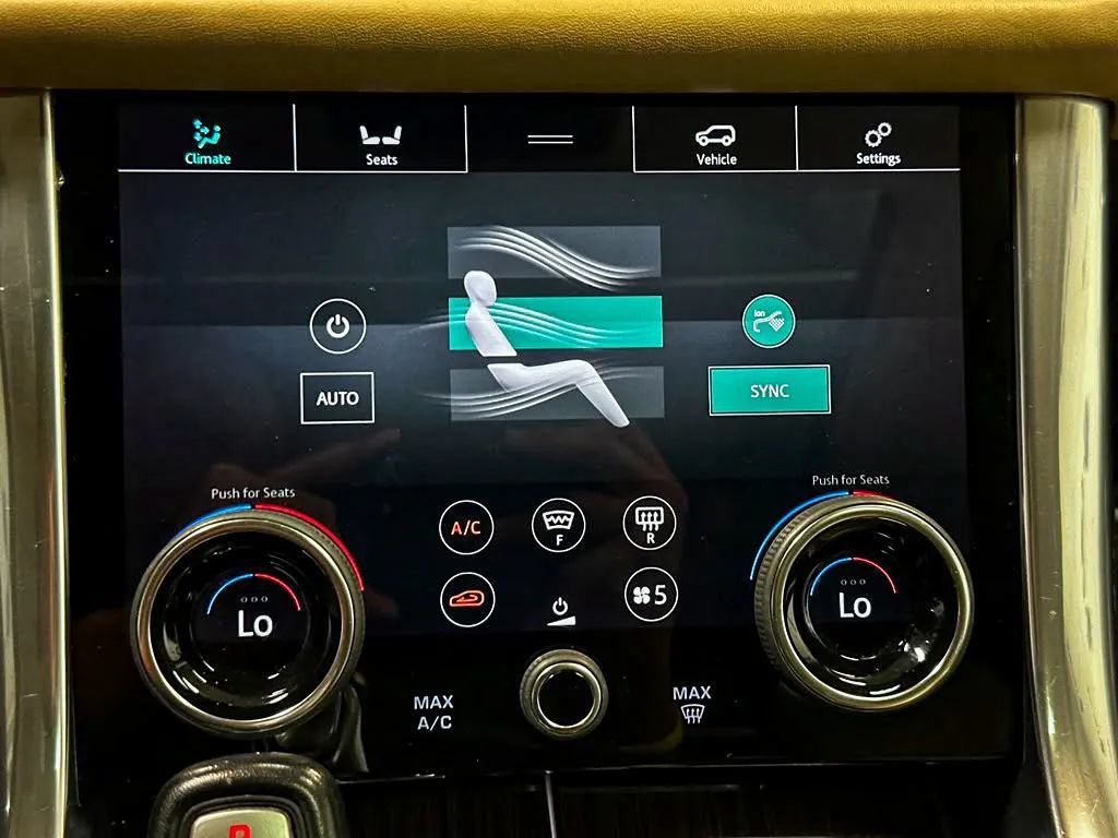 Used 2019 Land Rover Range Rover Sport Supercharged AWD/4WD image 45