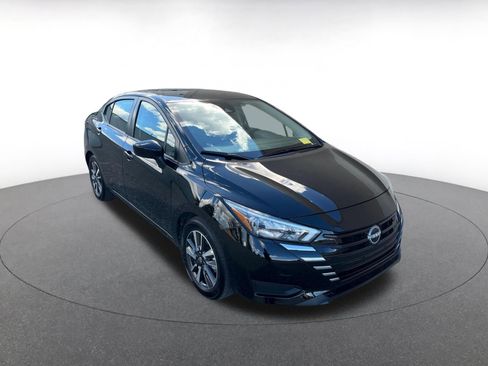 Used 2025 Nissan Versa SV image 1