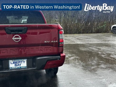 Used 2022 Nissan Frontier SV image 6