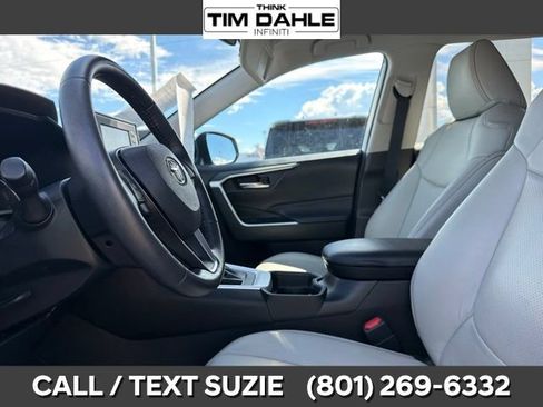 Used 2020 Toyota RAV4 XLE w/ XLE Grade Weather Package AWD/4WD image 12