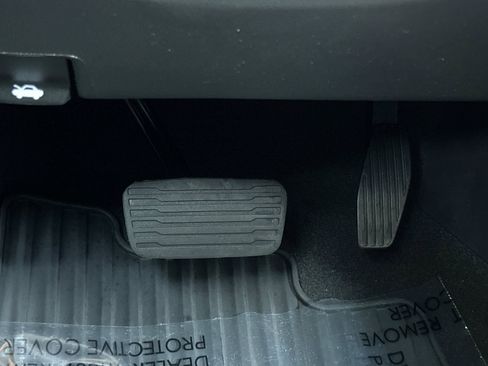 Used 2022 Chevrolet Silverado 1500 Custom Trail Boss w/ LPO, Dark Essentials Package image 35