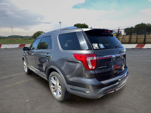 Used 2018 Ford Explorer Limited w/ Equipment Group 301A FWD image 4