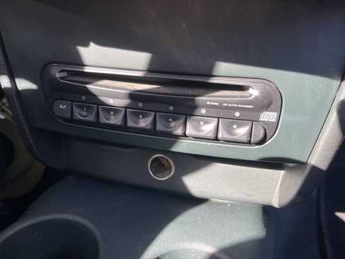 Used 2004 Chrysler Sebring Limited w/ Driver Convenience Group image 23