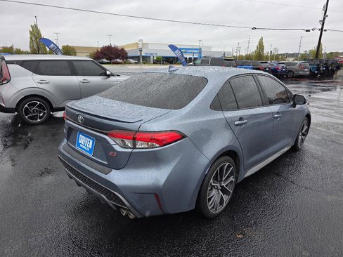 Used 2020 Toyota Corolla SE image 3