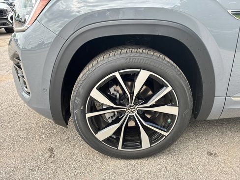 New 2026 Volkswagen Atlas Cross Sport SEL Premium R-Line AWD/4WD image 9