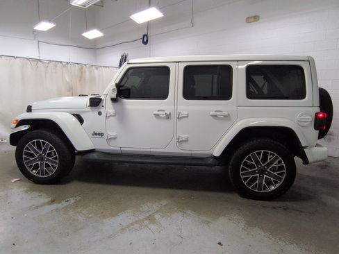 Used 2024 Jeep Wrangler High Altitude image 9