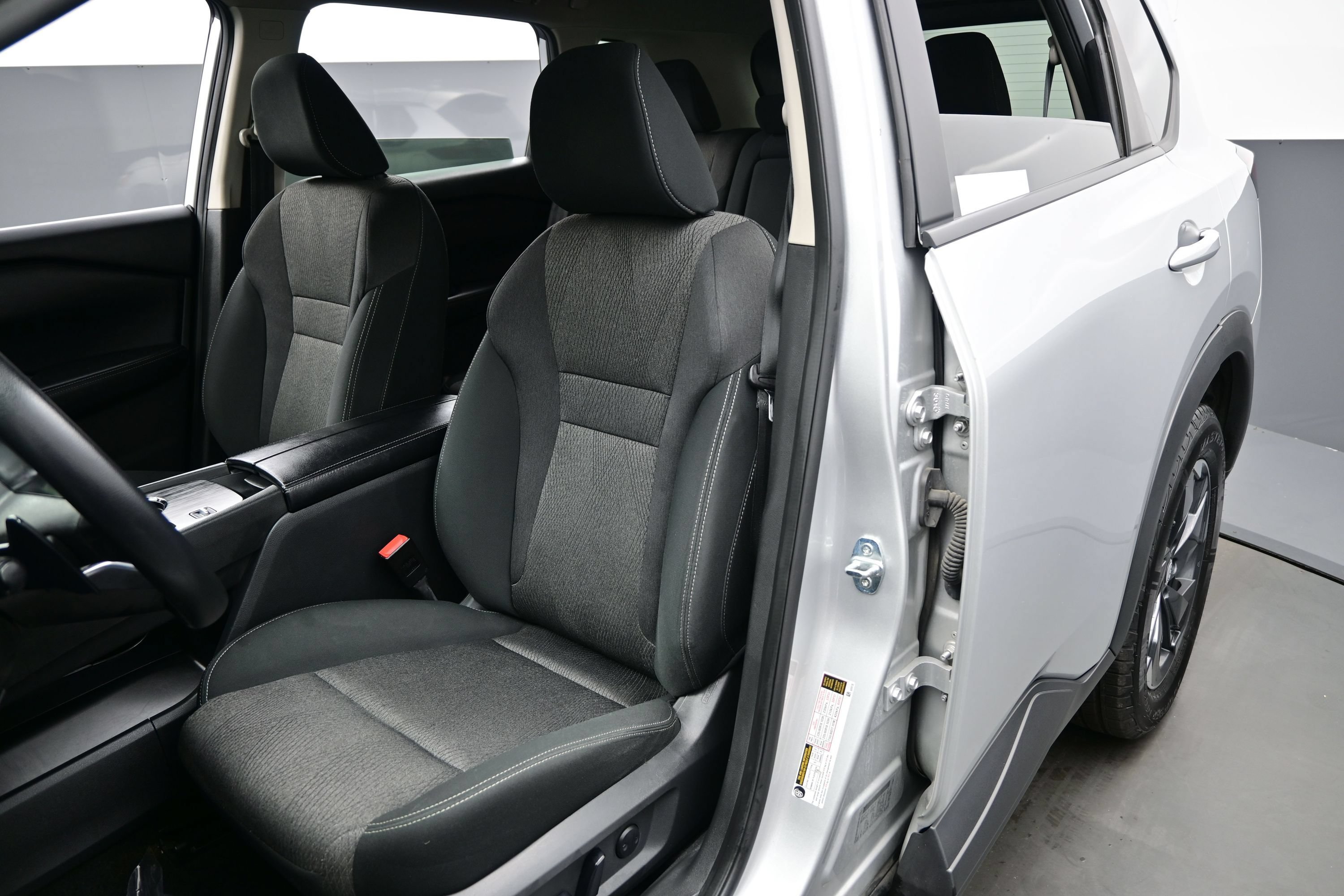 Used 2024 Nissan Rogue SV FWD image 12