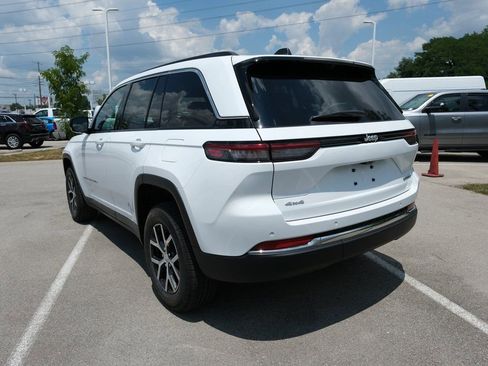 New 2025 Jeep Grand Cherokee Limited w/ Luxury Tech Group II AWD/4WD image 10