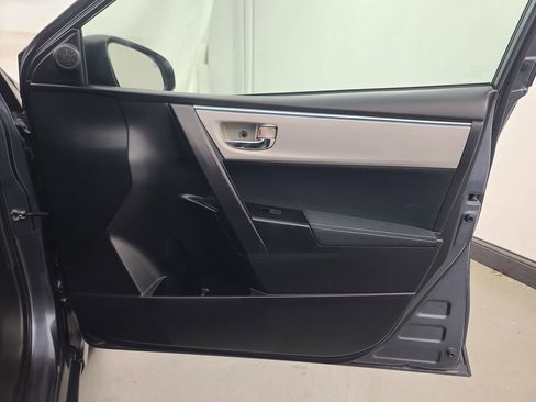 Used 2015 Toyota Corolla LE image 15