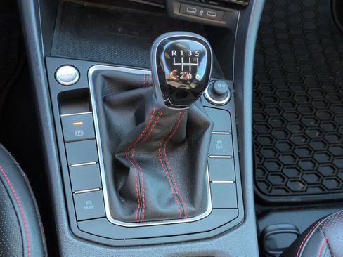 Used 2024 Volkswagen Jetta GLI Autobahn w/ GLI Black Package image 25