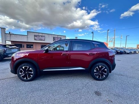 Certified 2025 Nissan Kicks SV image 5