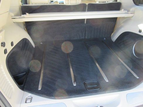 Used 2017 Jeep Grand Cherokee Limited w/ Luxury Group II image 19