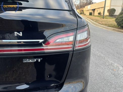 Used 2019 Lincoln Nautilus Reserve image 13